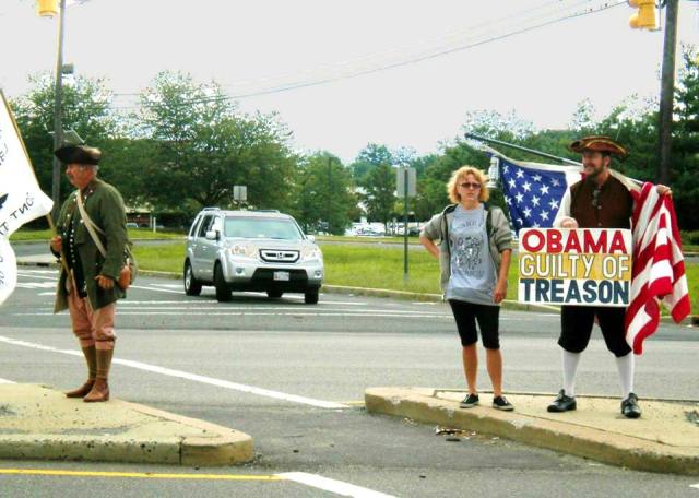 Impeach Obama Protest in Edison, New Jersey  Click to go to theater.